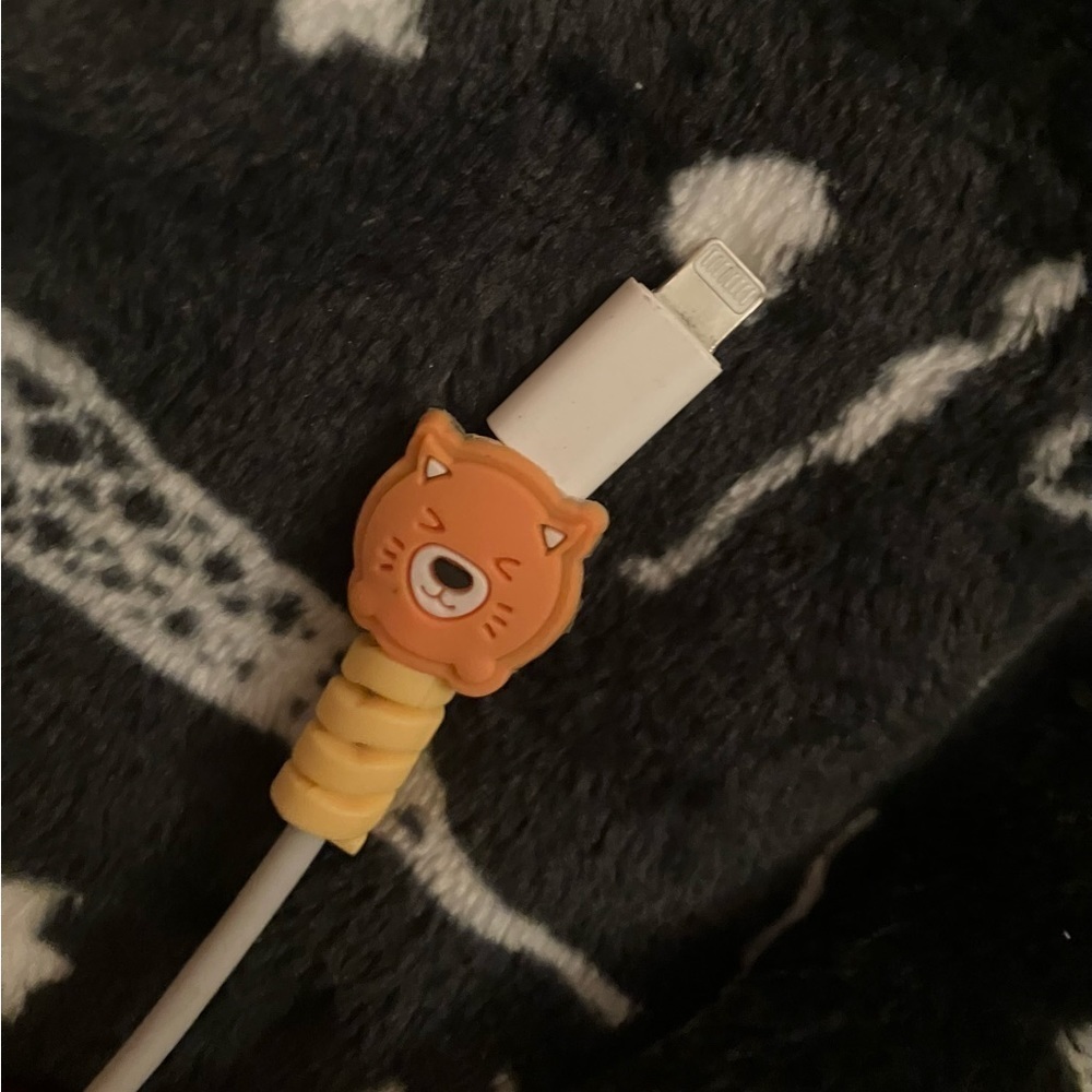 Wire Protector Adorable Accessory - Picture 3 of 3
